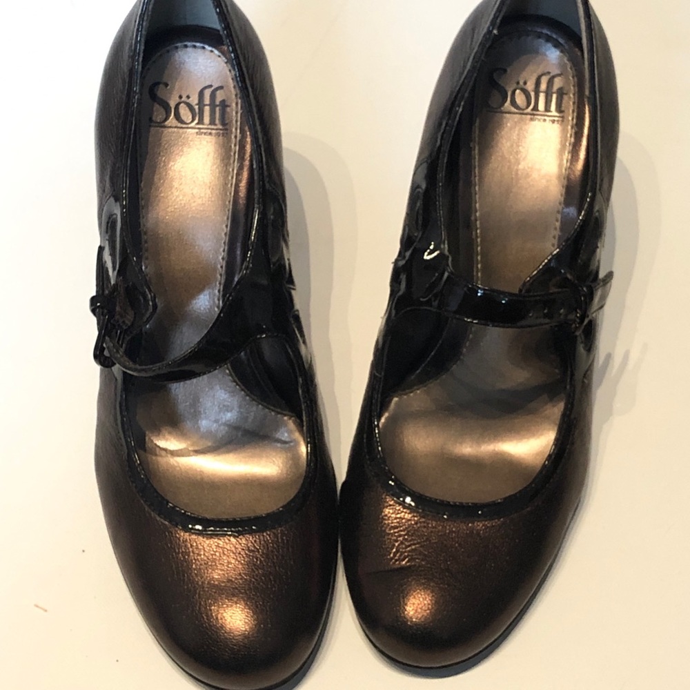 Soft Mary Jane heels